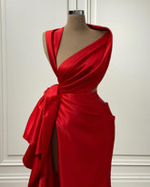 Elegant Red Charmeuse Long Prom Dress with High Slit β Queen Anne Neckline